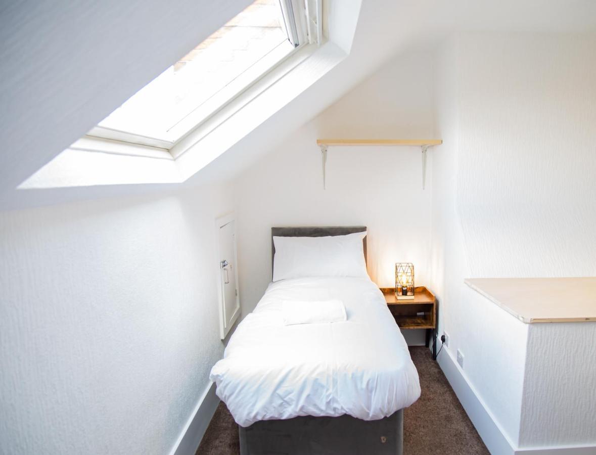 Апартаменты Porchester House *